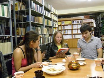 Читали і обговорювали вірші